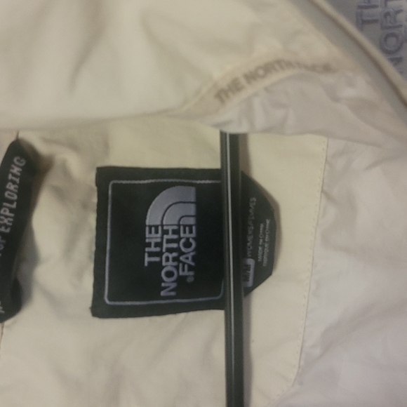 NORTH FACE Rain coat. Ivory color - Picture 4 of 10